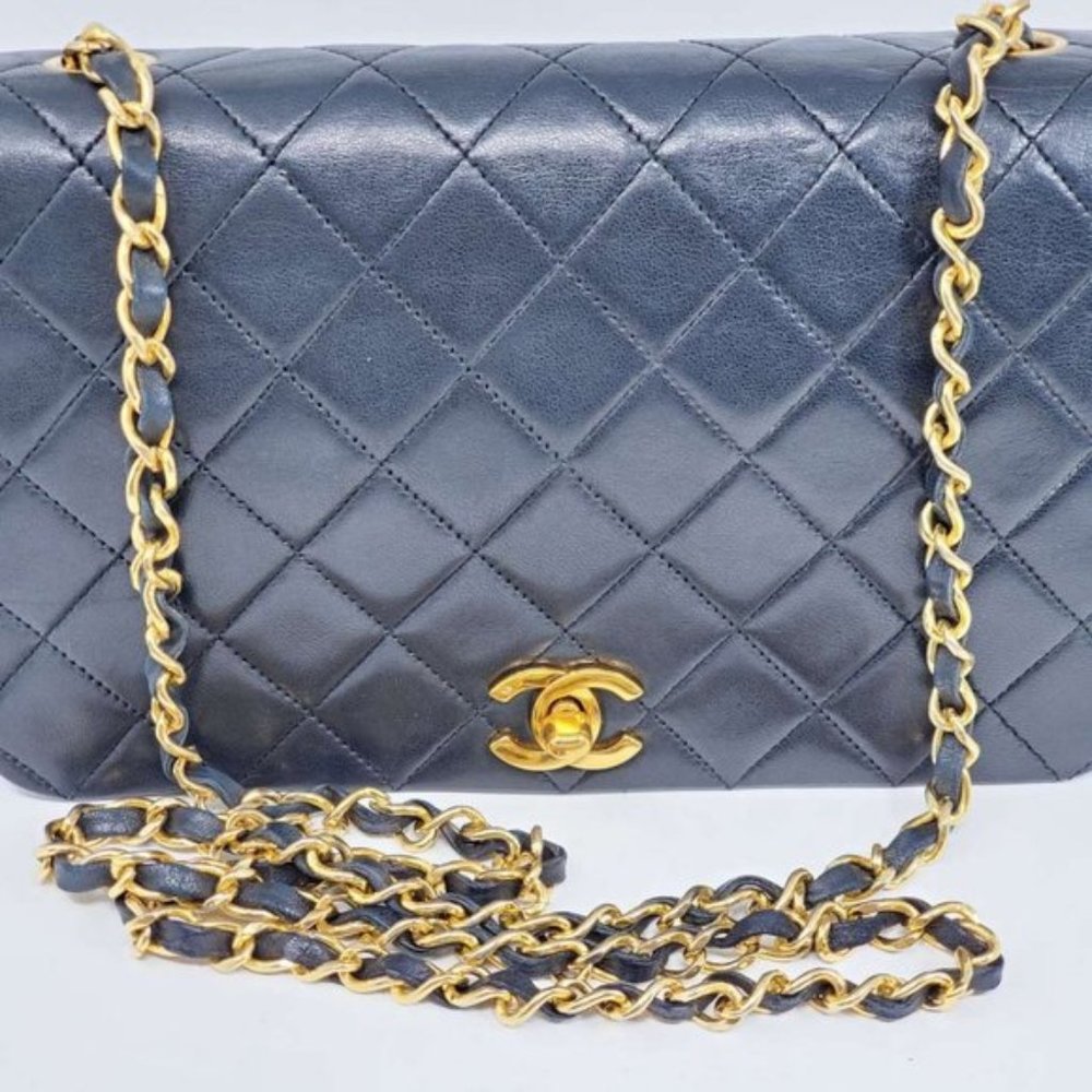 CHANEL 23 Full Flap Vintage 24k Gold Lambskin Bag - Picture 5 of 16